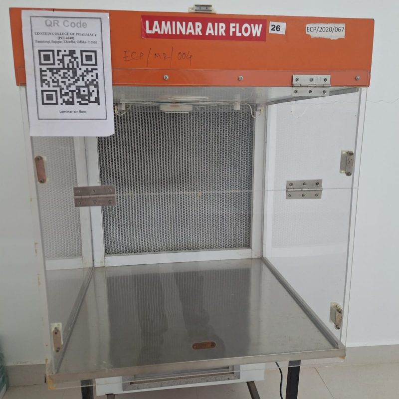 LAMINARR AIR FLOW AT BIOTECHNOLOGY LAB